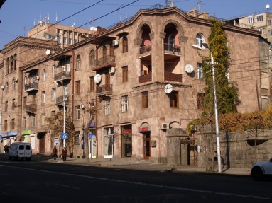 Residential building on Charents St