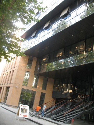 5. Multi-fucntional complex on Vazgen Sargsyan street