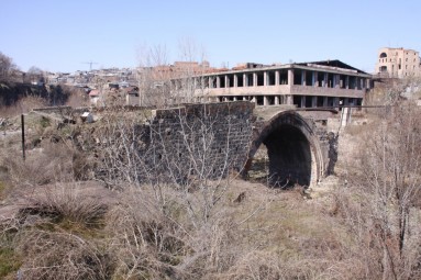 The ‘Red Bridge’ in Yerevan